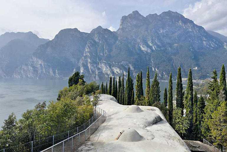 I Forti del Monte Brione: Sentinelle di Storia sul Garda Trentino I Forti del Monte Brione: Sentinelle di Storia sul Garda Trentino