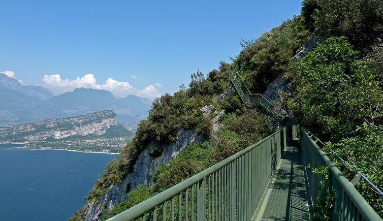 🌟 Guida a Riva del Garda e Dintorni: I Luoghi Imperdibili tra Natura, Storia e Viste Mozzafiato