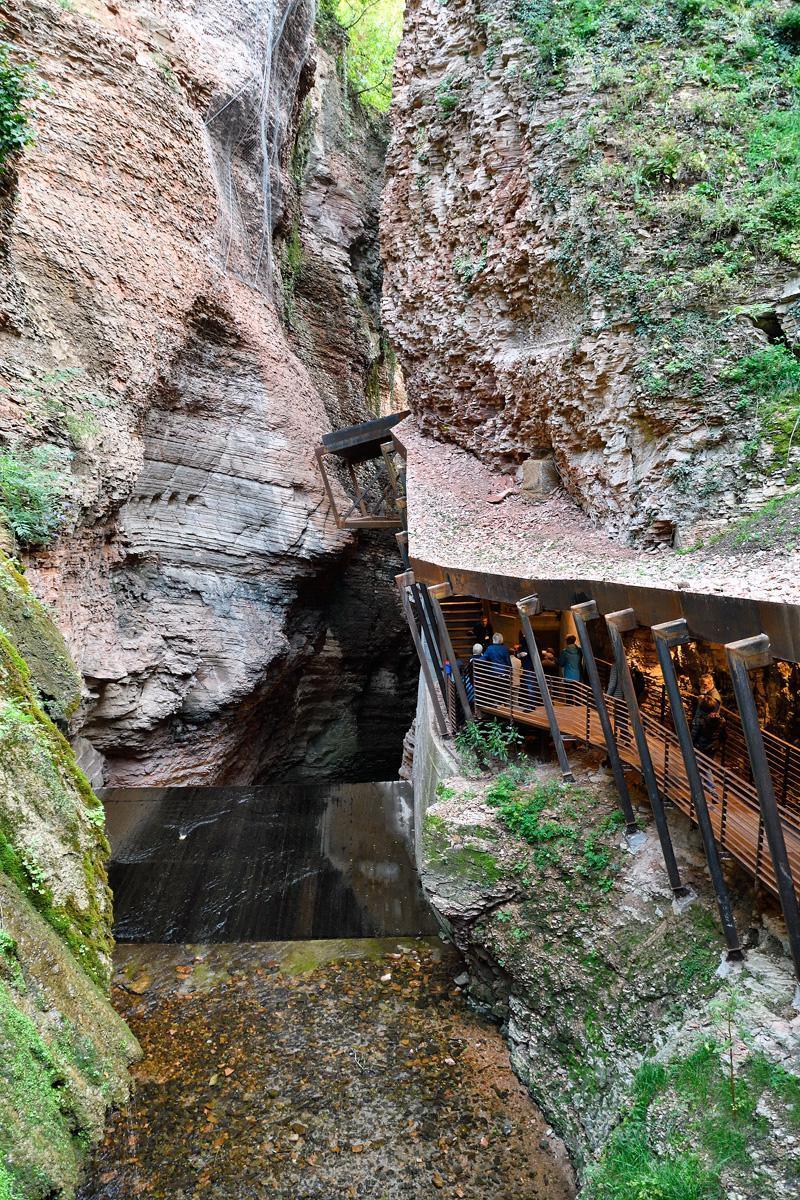 L'Orrido di Ponte Alto: Il Canyon Spettacolare alle Porte di Trento L'Orrido di Ponte Alto: Il Canyon Spettacolare alle Porte di Trento