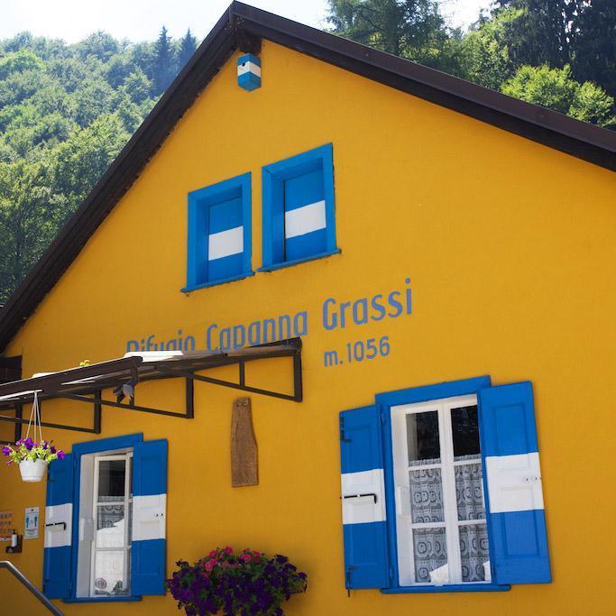 Rifugio Capanna. Malga Grassi. Rifugio Capanna. Malga Grassi.