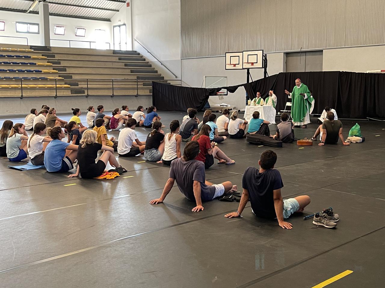 2157F8DF-774E-4451-8686-FF00C99D4453