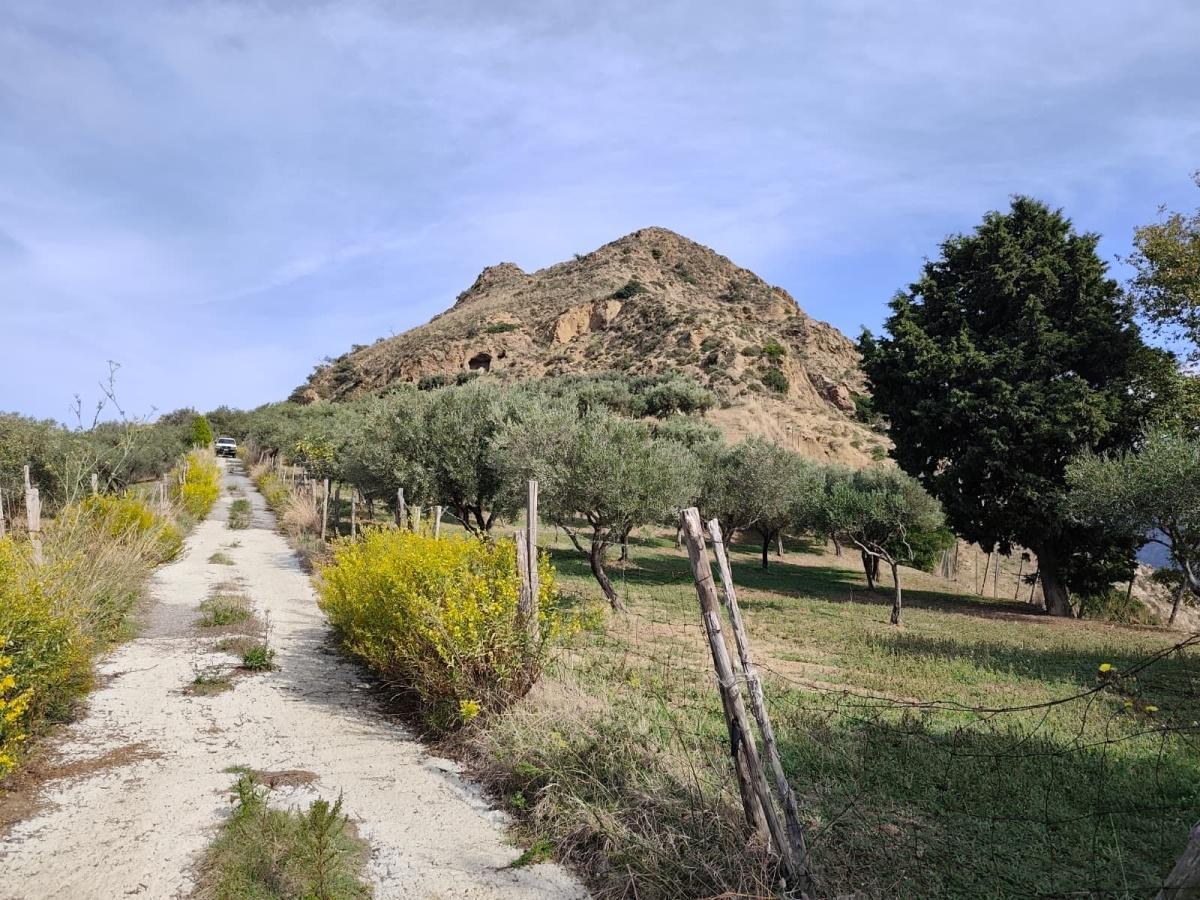 Le tombe preistoriche di Tripi-Abakainon "i Purtussi" Le tombe preistoriche di Tripi-Abakainon "i Purtussi"