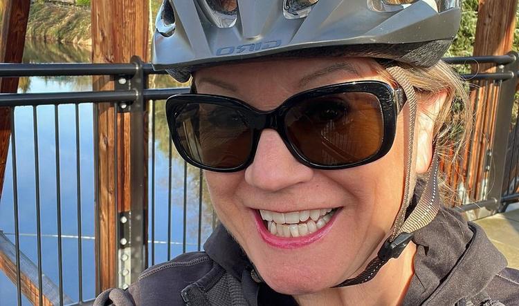 Revitalizing Self-Care: Reconnecting with Joy through Bike Rides in NatureHI 