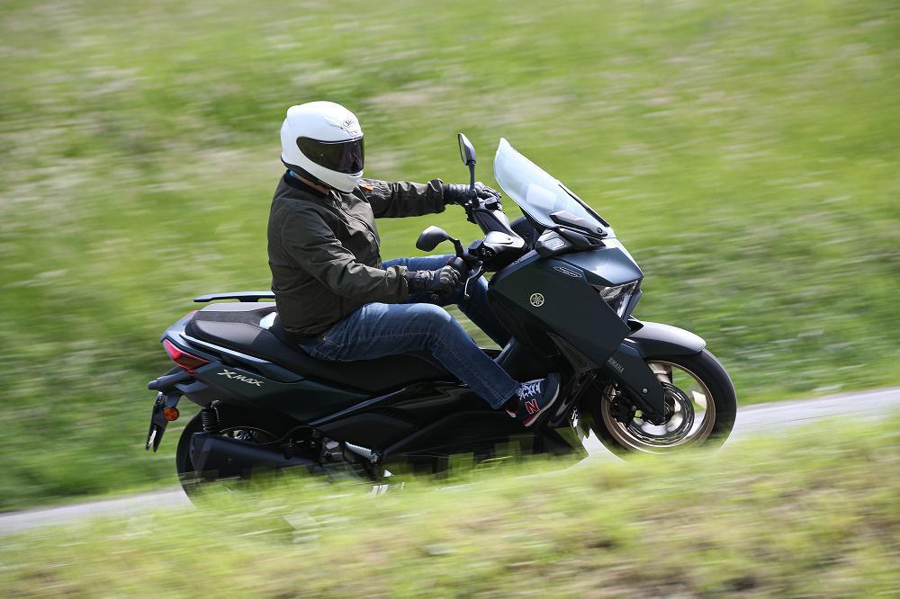 Scooter A2 : le XMAX 300 adopte la navigation Garmin