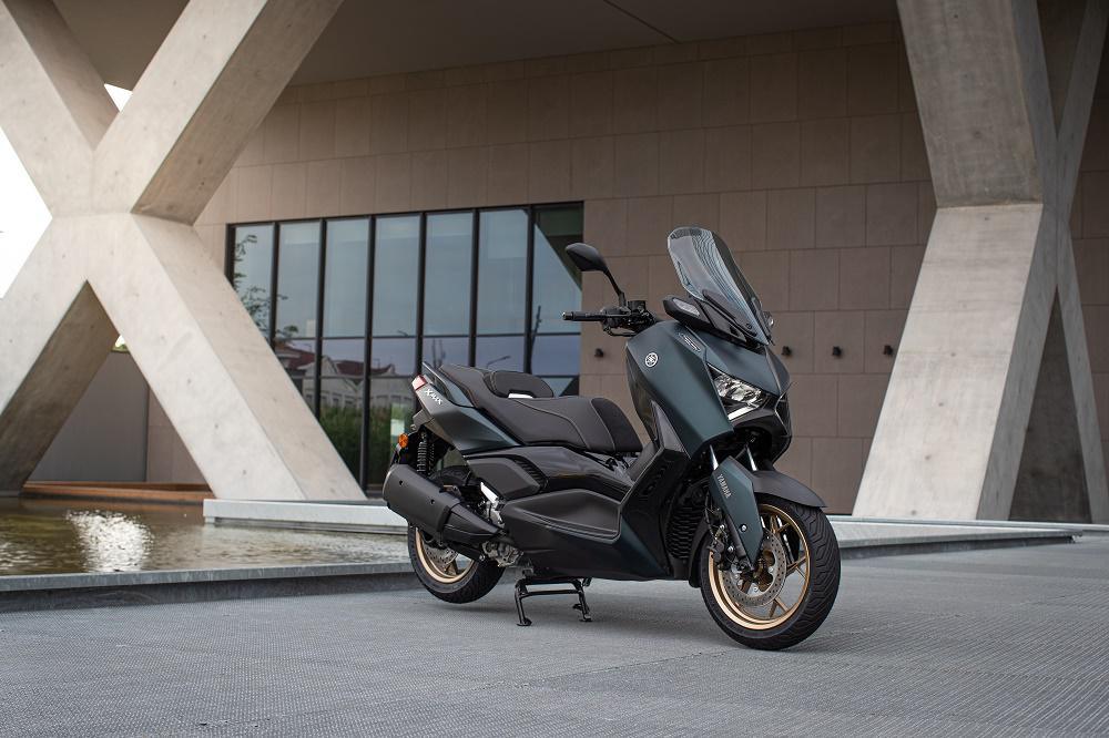 Scooter A2 : le XMAX 300 adopte la navigation Garmin