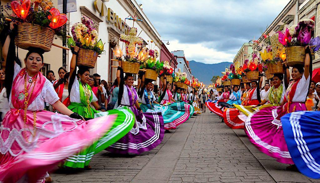 GUELAGUETZA OAXACA GUELAGUETZA OAXACA