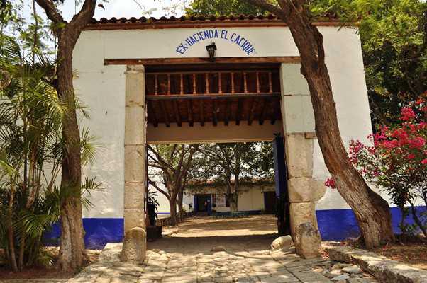 ZONA ARQUEOLÓGICA DE SAN JOSÉ EL MOGOTE ZONA ARQUEOLÓGICA DE SAN JOSÉ EL MOGOTE