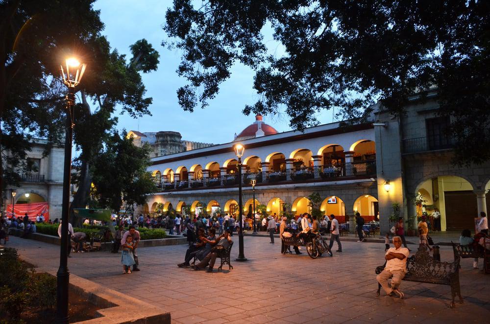 ZOCALO DE LA CIUDAD DE OAXACA ZOCALO DE LA CIUDAD DE OAXACA