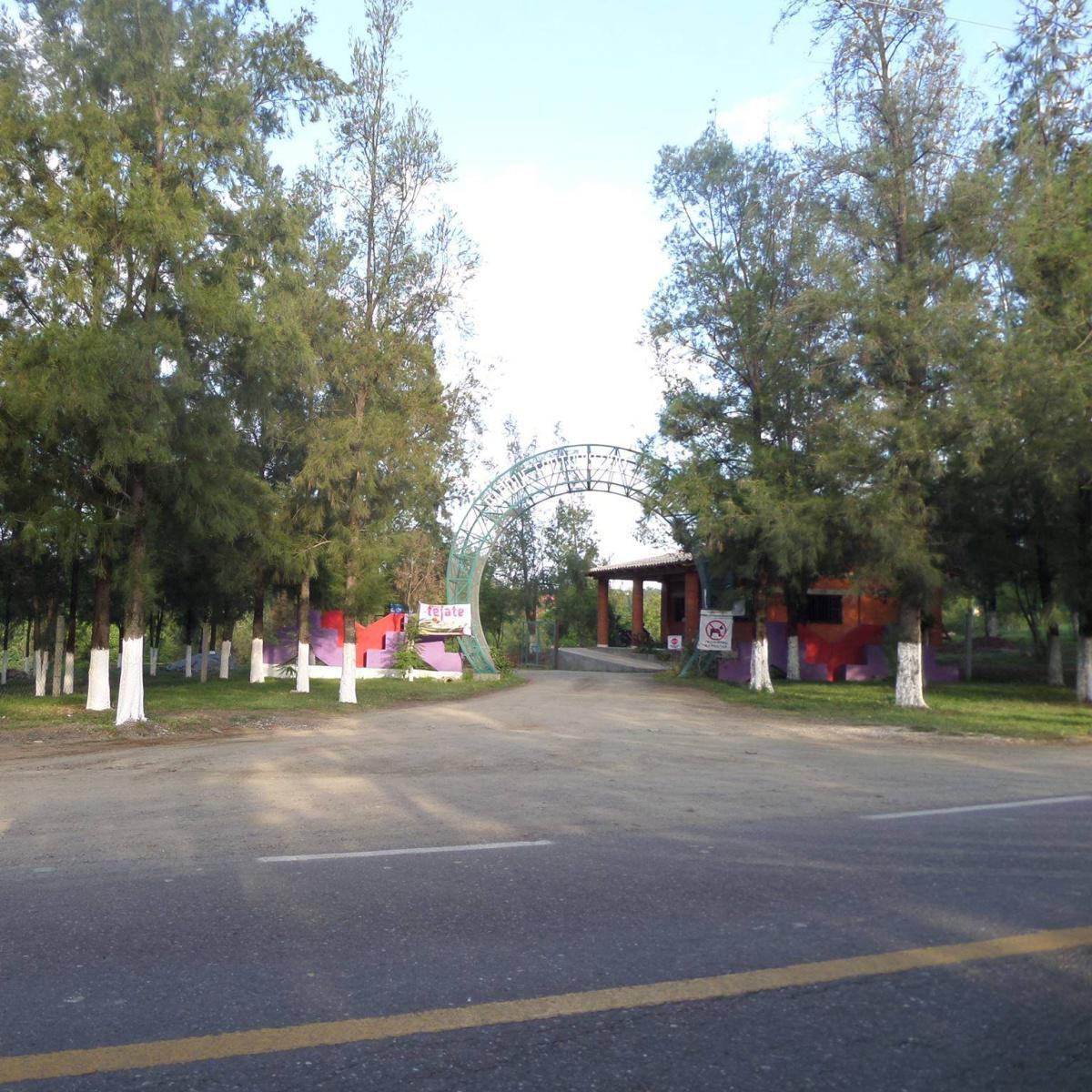 PARQUE ECOTURÍSTICO HUAYAPAM PARQUE ECOTURÍSTICO HUAYAPAM