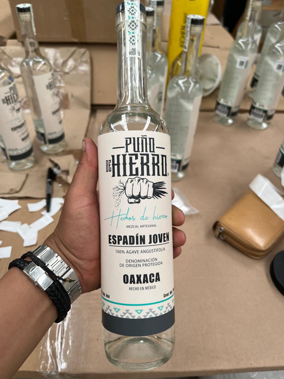 MEZCAL ARTESANAL PUÑO DE HIERRO