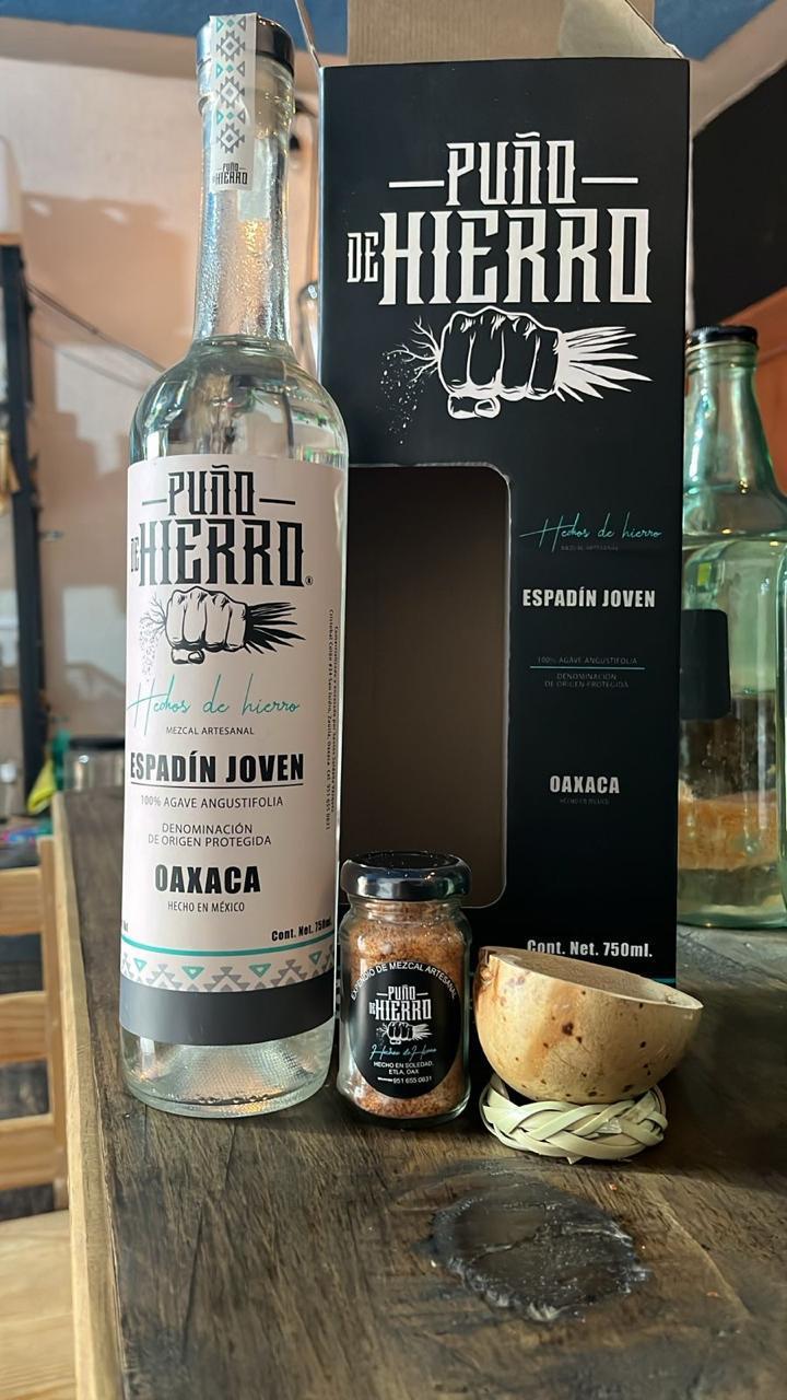 MEZCAL ARTESANAL PUÑO DE HIERRO MEZCAL ARTESANAL PUÑO DE HIERRO