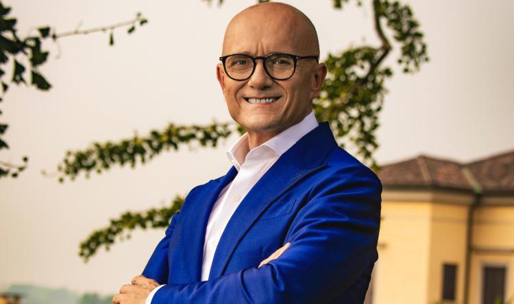 Alfonso Signorini: nuovo protagonista di copertina