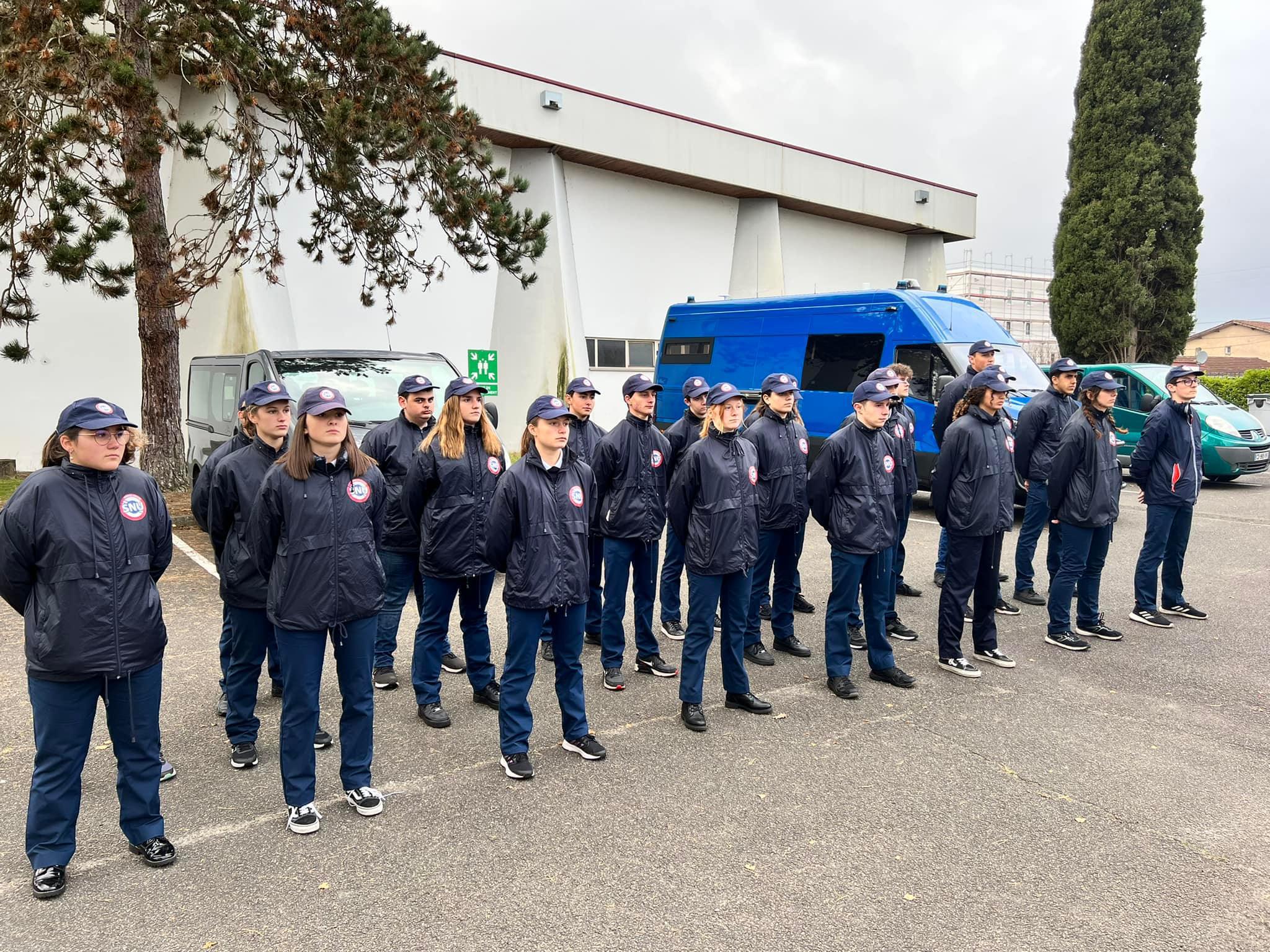 Les Cadets à la caserne de Gendarmerie Mobile de MONT-DE-MARSAN 