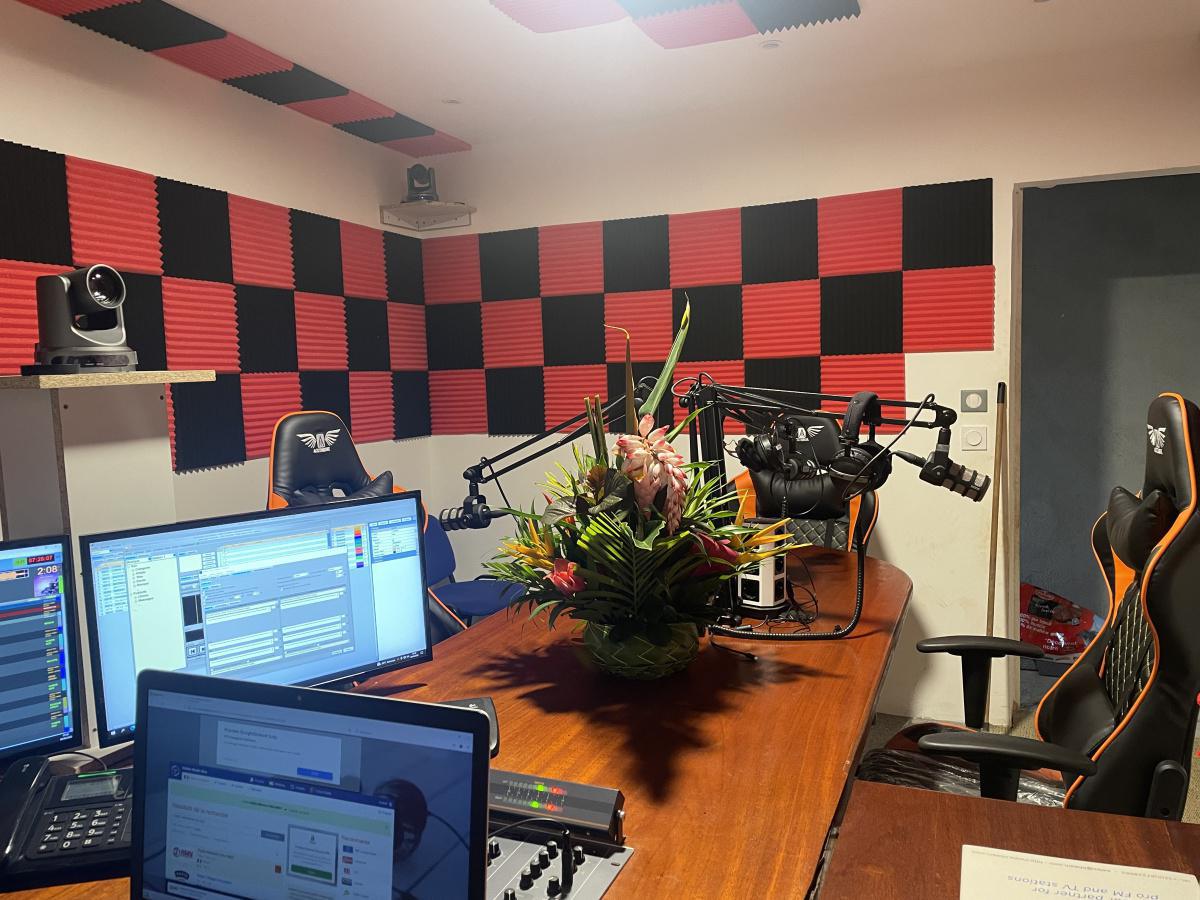 Bienvenue sur Radio RMV, la meilleure radio du village !