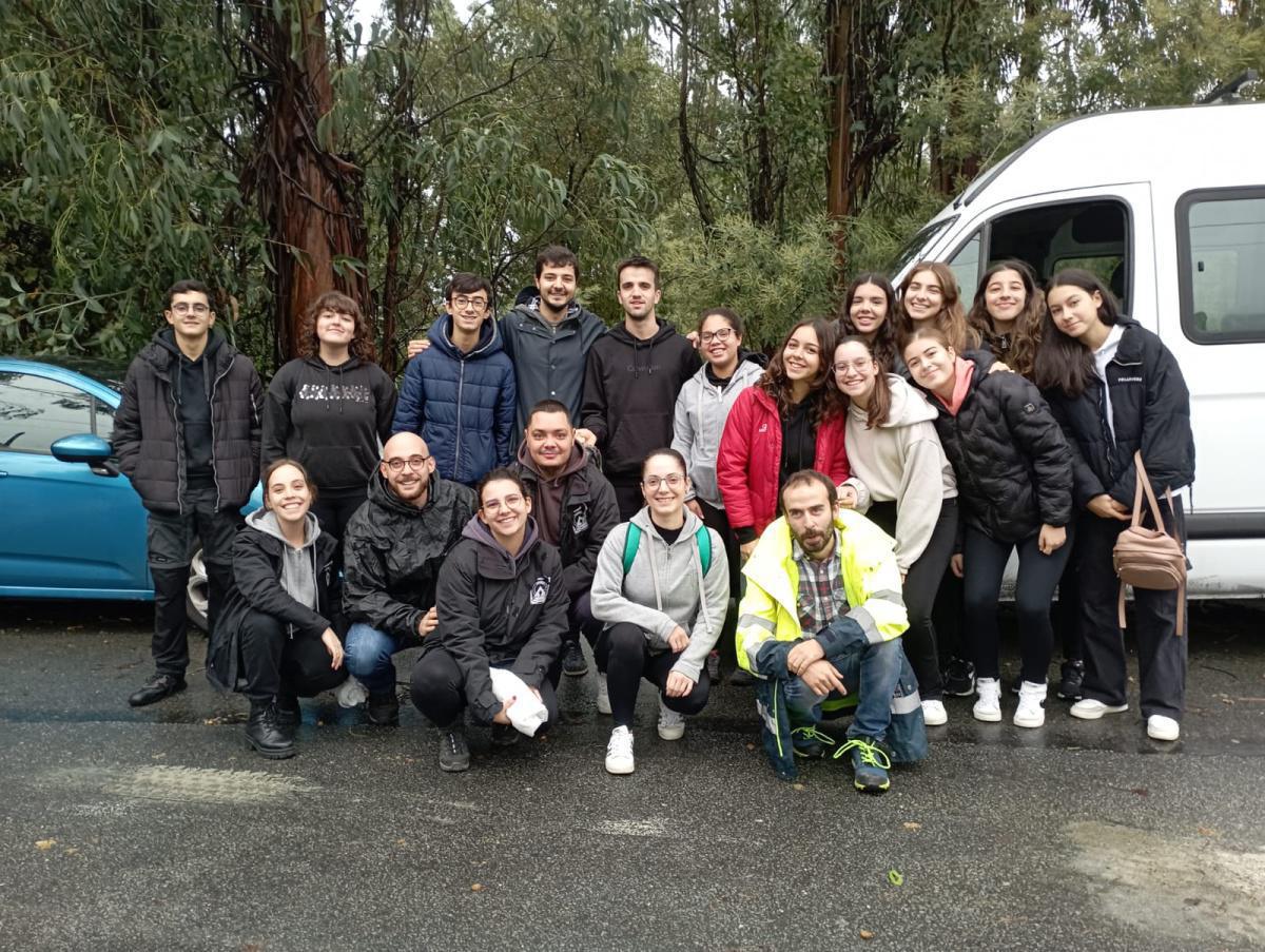 Jovens da Nossa Comunidade participam numa Limpeza Florestal Jovens da Nossa Comunidade participam numa Limpeza Florestal