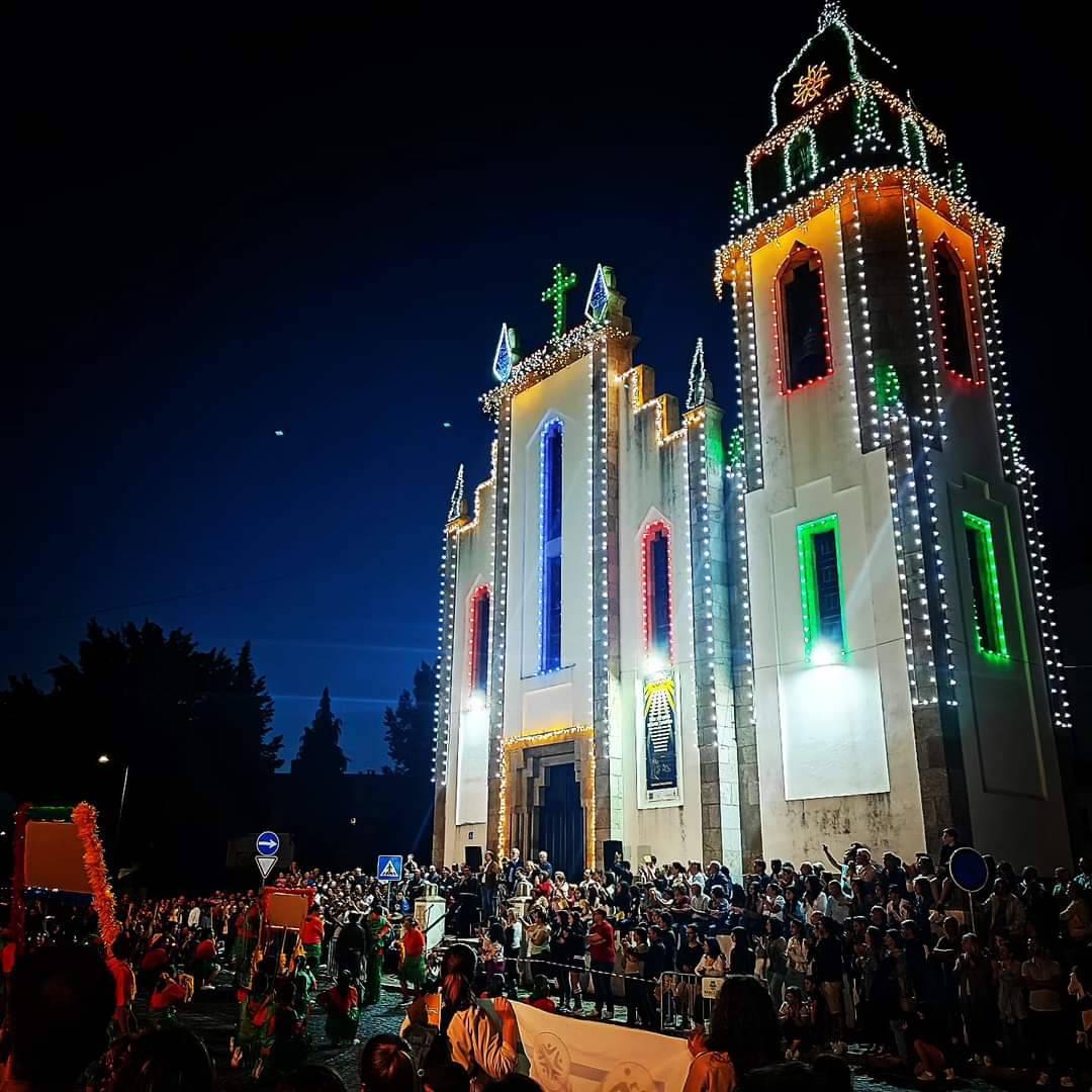 Fachada iluminada