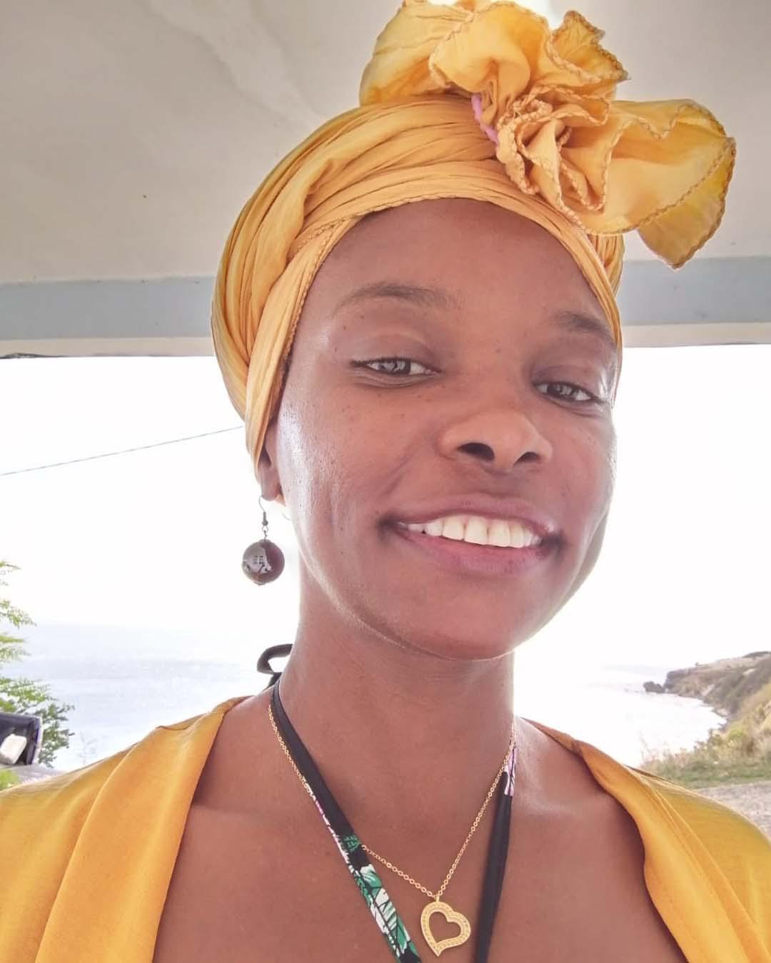 Karelle MOGADE - Son histoire, les valeurs de Vallée d'Ambre Karelle MOGADE - Son histoire, les valeurs de Vallée d'Ambre