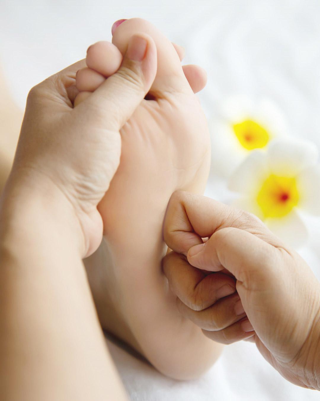 QU’EST-CE QUE LA RÉFLEXOLOGIE ? QU’EST-CE QUE LA RÉFLEXOLOGIE ?