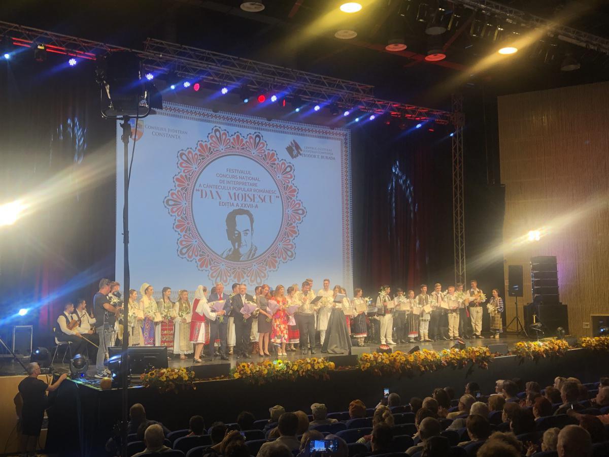 Câștigătorii Festivalului – Concurs Național de Interpretare a Cântecului Popular Românesc „Dan Moisescu”, Ediţia a XXVII-a, recompensați cu premii substanțiale Trofeul ,,Dan Moisescu’’, adjudecat de un concurent din Buzău 