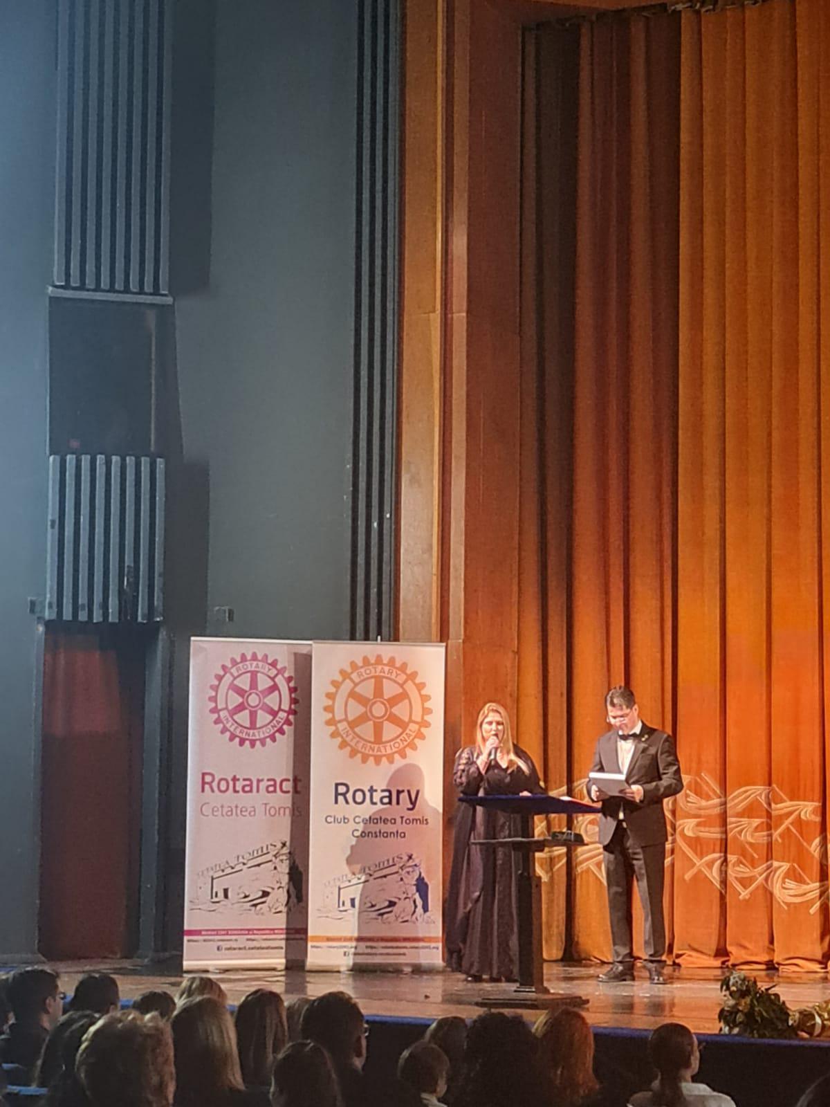 Zece cursanți ai Centrului Cultural Județean Constanța ,,Teodor T. Burada’’, premiați în cadrul Galei ,,Rotary Premiază Excelența’’ Zece cursanți ai Centrului Cultural Județean Constanța ,,Teodor T. Burada’’, premiați în cadrul Galei ,,Rotary Premiază Excelența’’