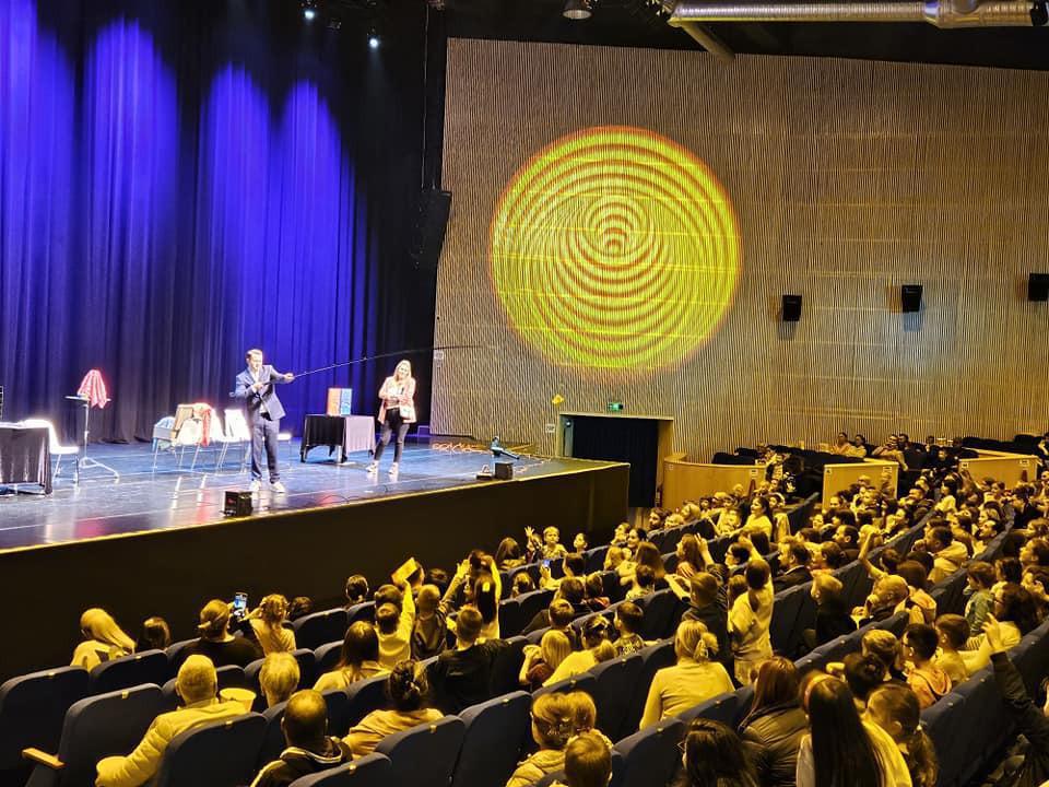 Centrul Cultural Județean Constanța ,,Teodor T. Burada’’ Proiecte cultural-artistice de anvergură, spectacole, expoziții și recitaluri pentru publicul de toate vârstele Centrul Cultural Județean Constanța ,,Teodor T. Burada’’ Proiecte cultural-artistice de anvergură, spectacole, expoziții și recitaluri pentru publicul de toate vârstele