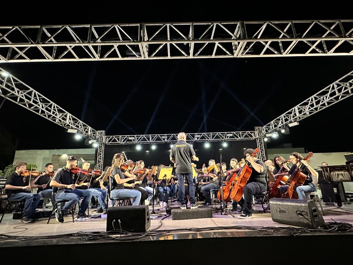 Orquestra Sinfônica de Jales realiza apresentação na Praça Dr. Euphly Jalles no domingo, 23