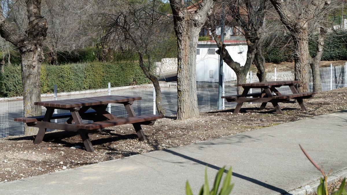 PARQUE INFANTIL Y ZONA DE OCIO