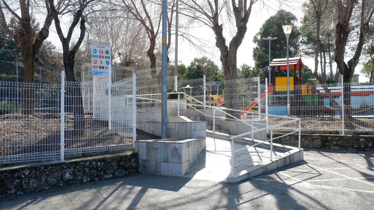 PARQUE INFANTIL Y ZONA DE OCIO PARQUE INFANTIL Y ZONA DE OCIO