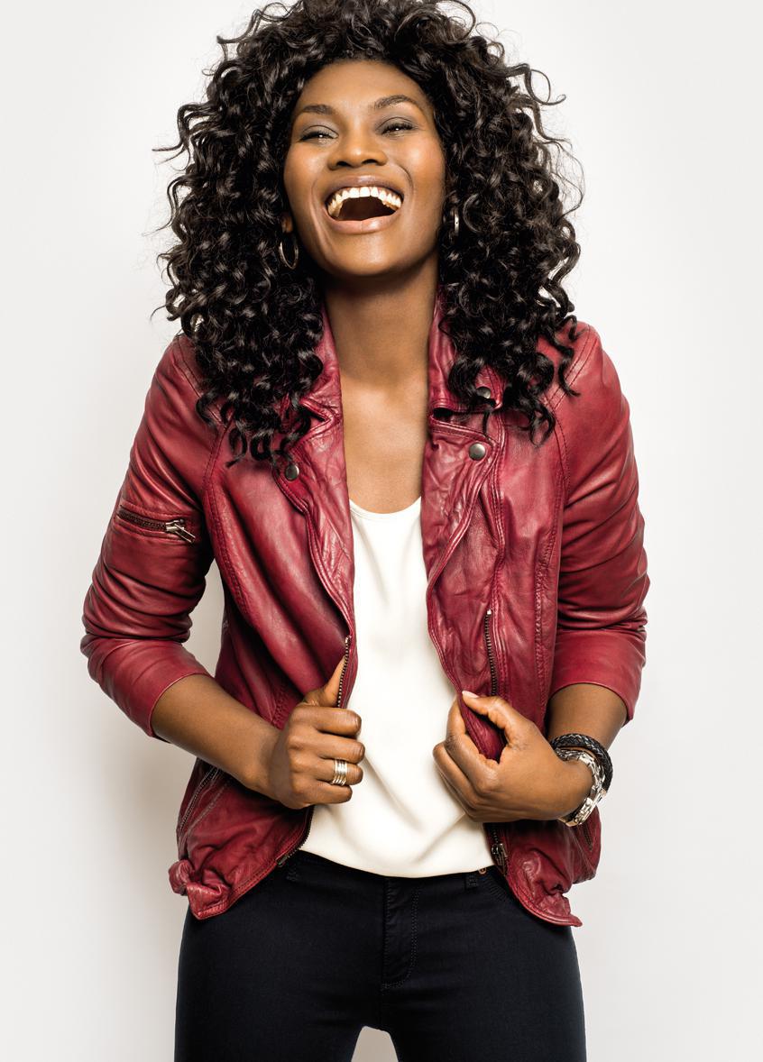 Hallo, ich bin Mavis. Hallo, ich bin Mavis.