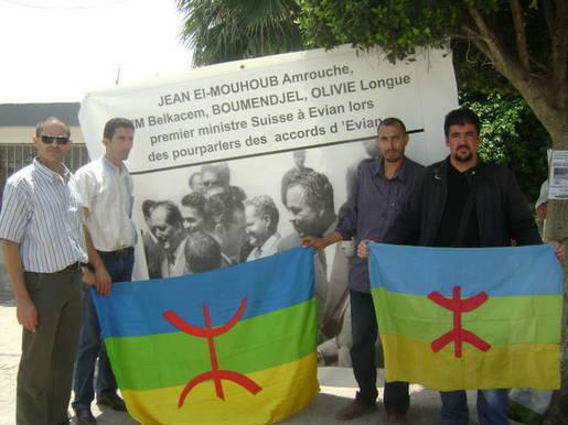 Rassemblement devant la wilaya de Vgayet (PH/ CBD - SIWEL)