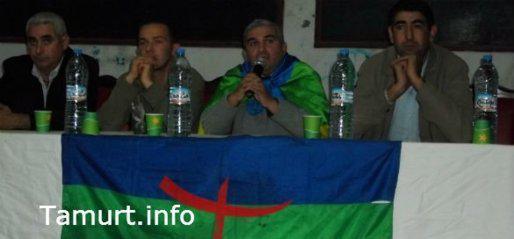 A la tribune, la délégation du MAK à At Hemdun.Photo/Tamurt.info