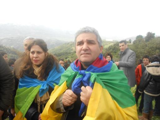 Bouaziz Ait-Chebib a At-Yanni, ici avec Hassiba Abassène lors de la24è commémorative de la disparition de Mouloud Mammeri.