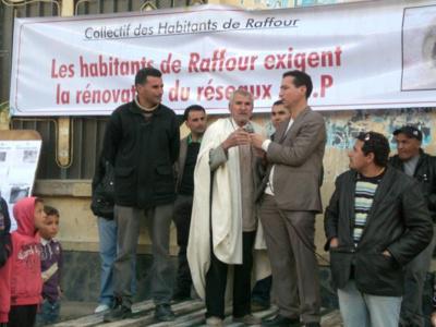Touchant directement à la santé publique gravement mise en danger, les habitants de Raffour exigent des autorités locales qu'elles respectent leurs engagements.