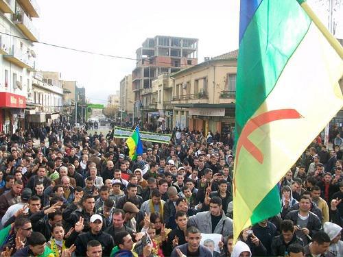 Le peuple kabyle dans la rue pour réclamer son droit à l'autodétermination. PH/DR 