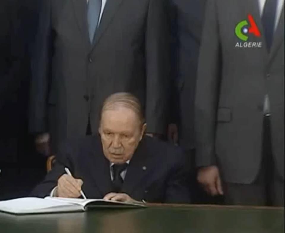 La baronnie constituée autour de Bouteflika espère ramasser une dernière fois pour cinq ans, le « contenu de la caisse » au détriment des clans rivaux, avec pour étendard, un Bouteflika gonflé, s’il le faut et le temps d’une photo, à l’hélium. (PH/DR)