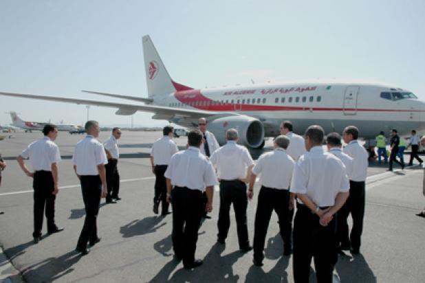 Pilotes algériens sur le tarmac de l'aéroport (PH/DR)