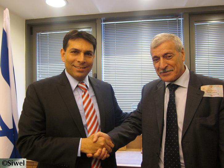 Ferhat Mehenni, président de l'Anavad (à d.) avec Dany Danon, vice-président de la Knesset le 21 mai 2012 (PH/ © G.N - SIWEL)
