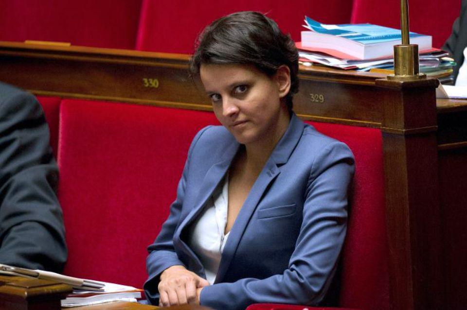 Mme Najat Vallaud-Belkacem, ministre française de l'éducation, d'origine berbère, impose l'apprentissage de l'arabe aux petits berbères de France dès le CP, des fois qu’ils risqueraient de ne pas devenir des arabes (PH/Libération)