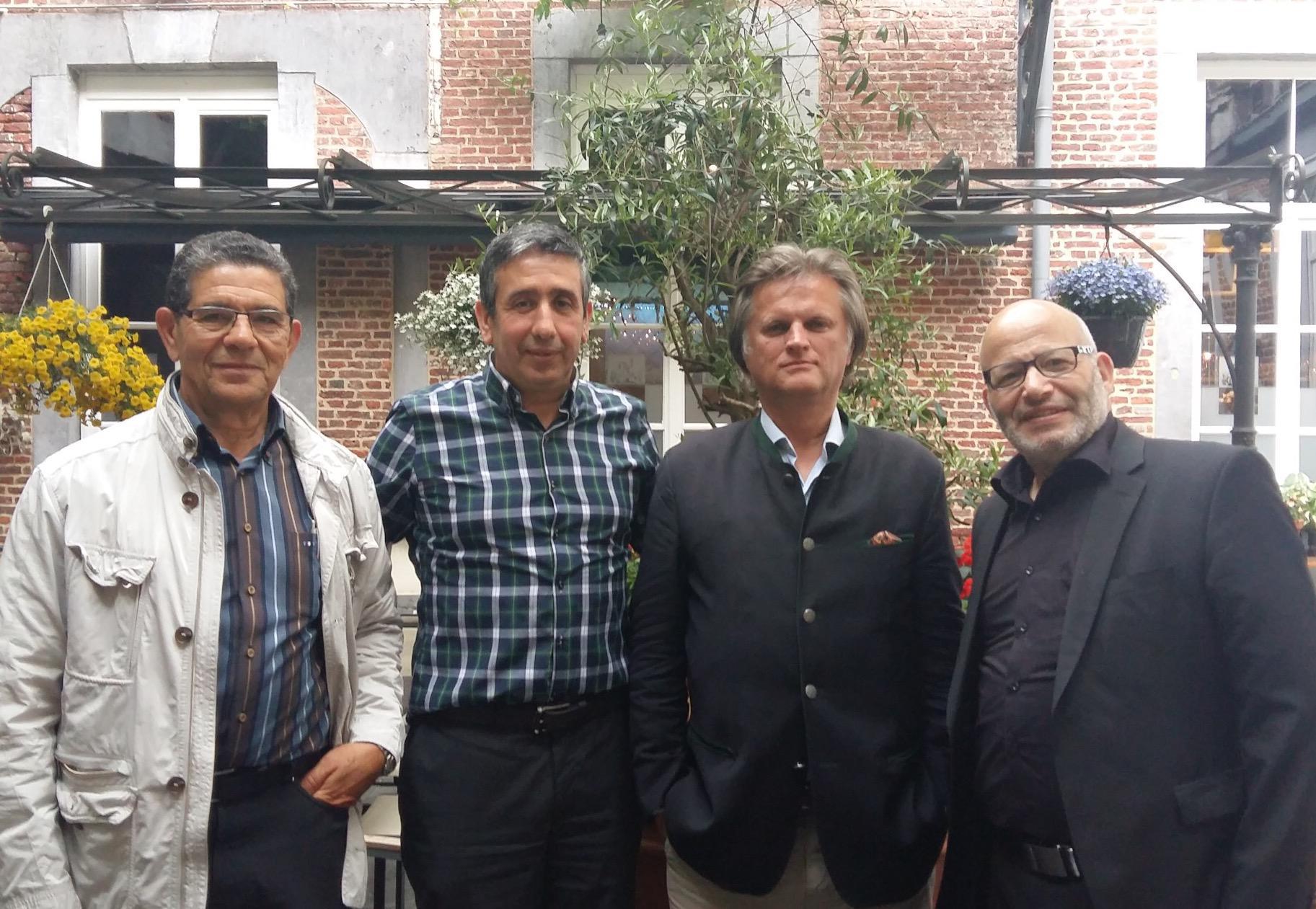 De g. à d. : Ahmed Amrioui, Lyazid Abid, Maitre Philippe Chansay-Wilmotte et Massin Enderle-Ammour (PH/TAMURT)