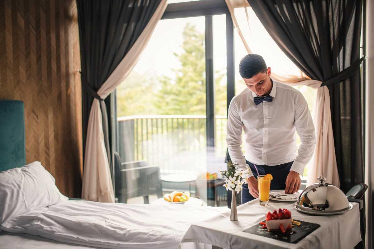 Laundry & Room Service
