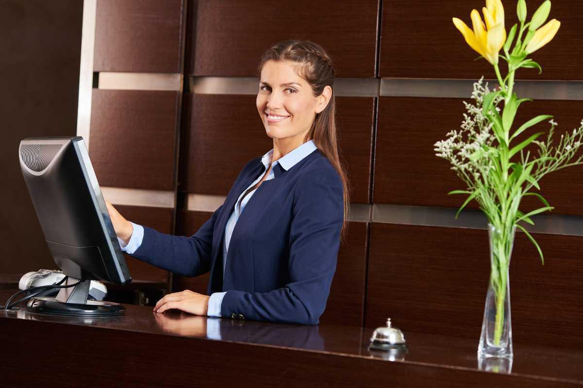 Recepción y Horarios Útiles