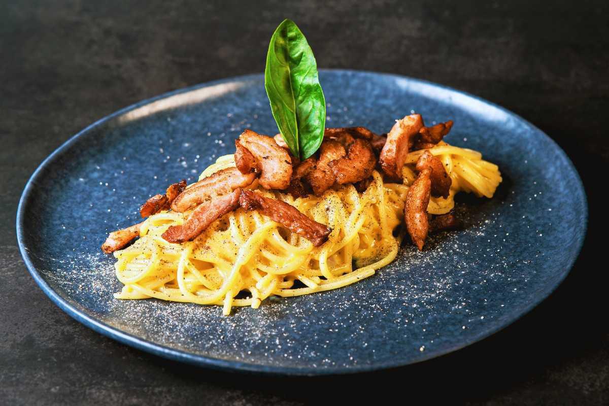 スパゲッティ・アッラ・カルボナーラ (Spaghetti alla Carbonara) スパゲッティ・アッラ・カルボナーラ (Spaghetti alla Carbonara)