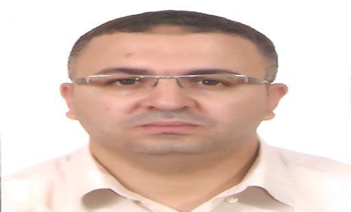 ركنُ بيتي حجر متصدّع ....