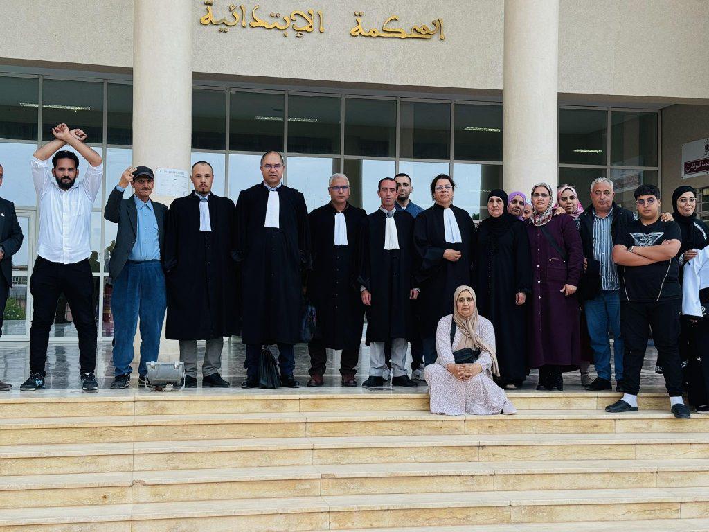 أسرة الشبلي تعلن اللجوء للقضاء الدولي وتعتصم أمام المحكمة للحصول على “فيديوهات التعذيب”