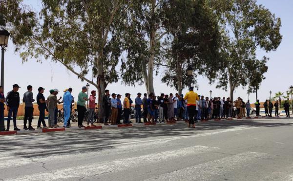 فوضى شركات الأمن الخاص باوراش المدينة الخضراء بابن جرير...وقفة احتجاجية للمستخدمين...(فيديو)
