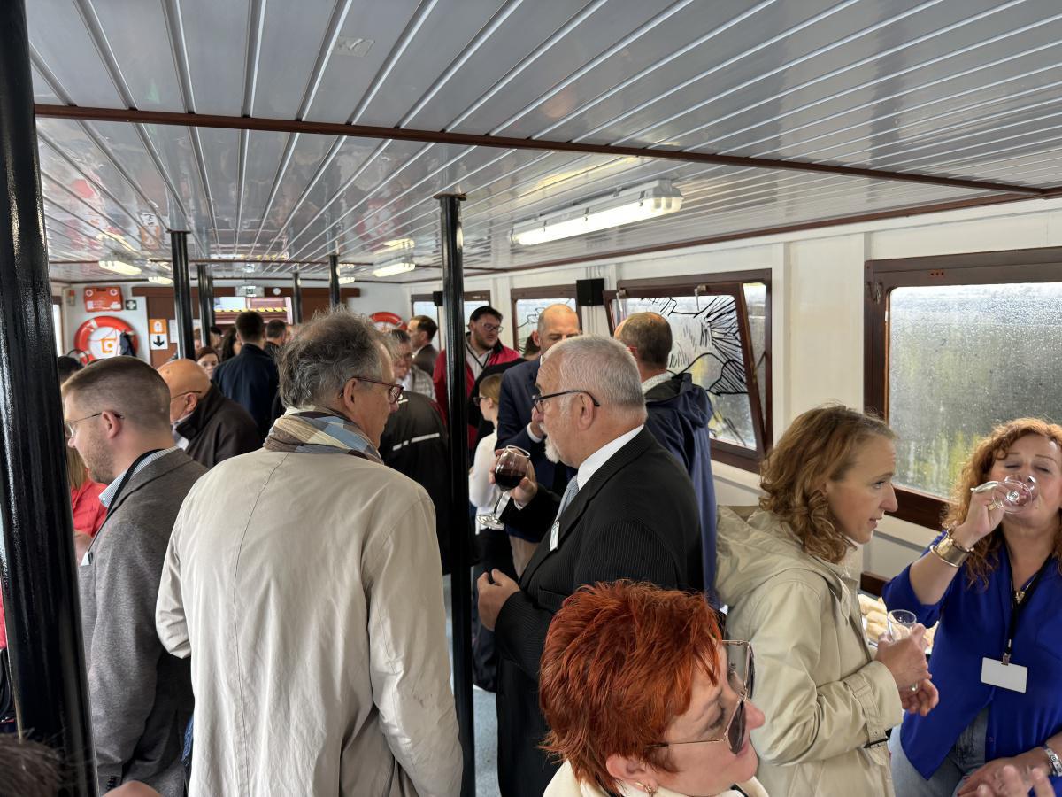 Centre Capital avant la pause estivale avait des airs de “La croisière s’amuse”. Centre Capital avant la pause estivale avait des airs de “La croisière s’amuse”.