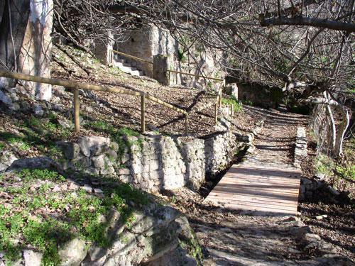 12a. Routes through the Fuentes de Cesna Desert: PATHS