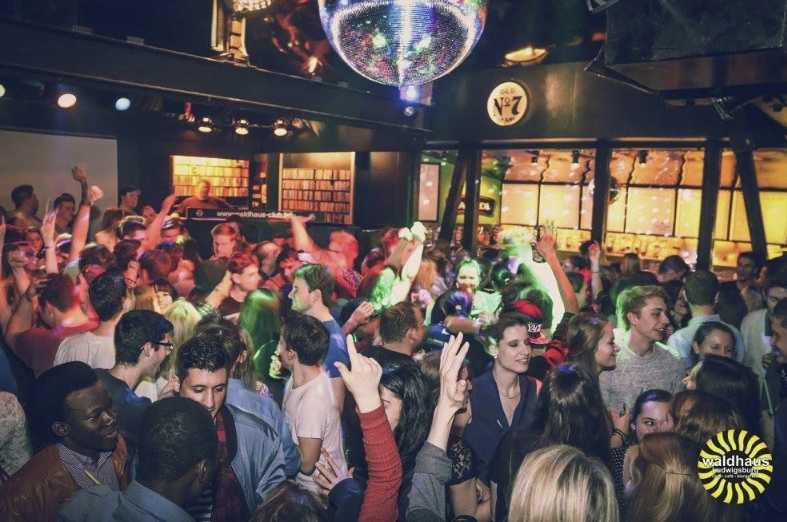 Waldhaus Ludwigsburg / Im Osterholz 2, 71679 Asperg Waldhaus Ludwigsburg / Im Osterholz 2, 71679 Asperg