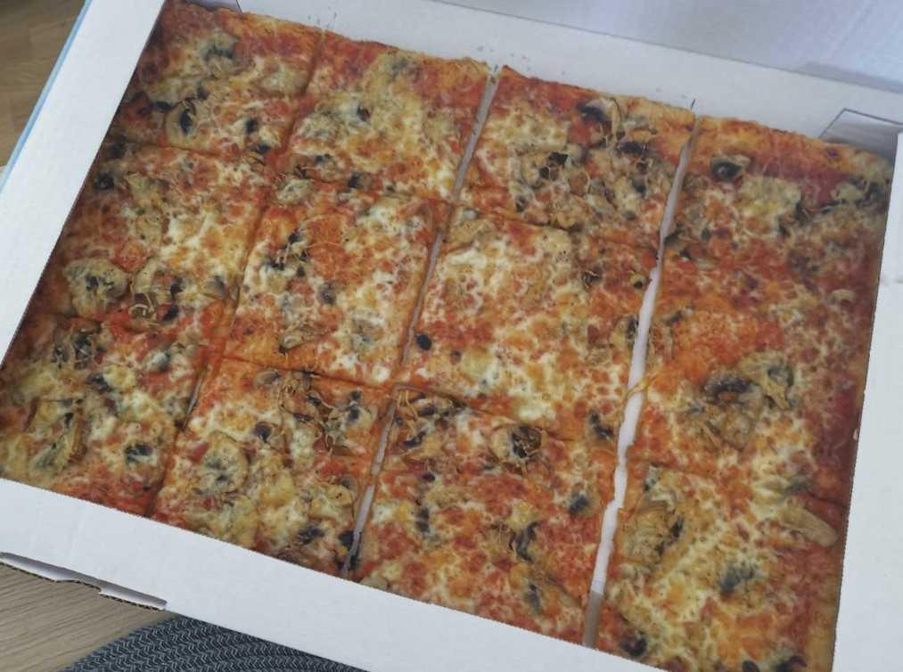 Pizza Phone / Solitudestraße 64, 70499 Stuttgart-Weilimdorf 
