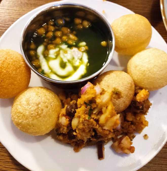 Indian Thali / Löwen-Markt 5, 70499 Stuttgart-Weilimdorf 